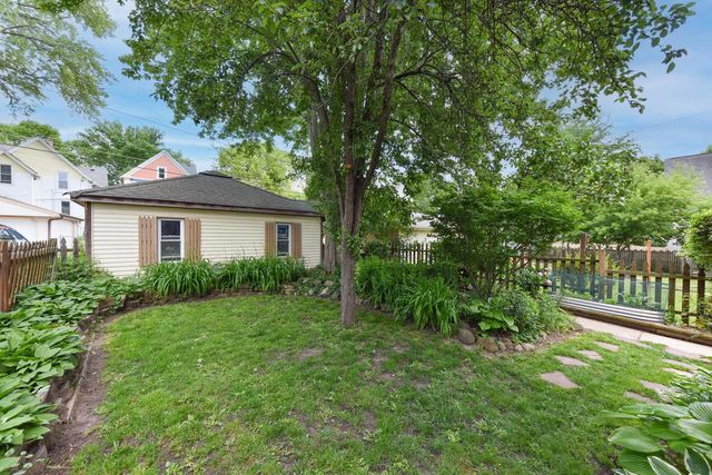 3218 N Newhall STREET, Milwaukee, WI 53211