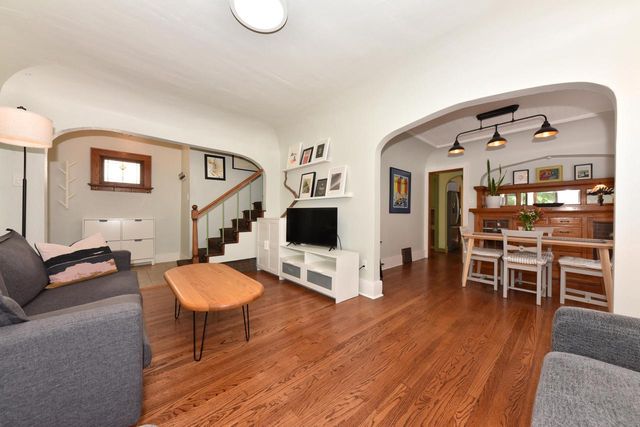 3218 N Newhall STREET, Milwaukee, WI 53211