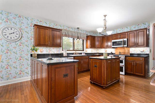 1660 Castillian Way, Mundelein, IL 60060