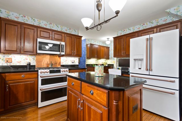 1660 Castillian Way, Mundelein, IL 60060