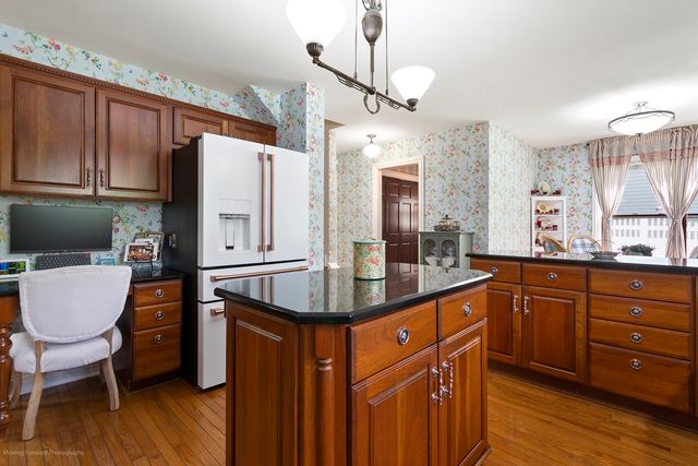 1660 Castillian Way, Mundelein, IL 60060