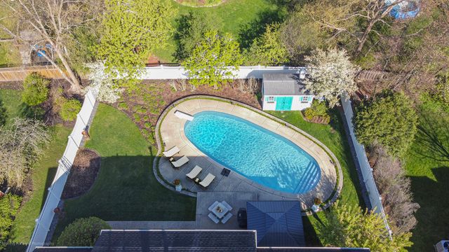 1660 Castillian Way, Mundelein, IL 60060