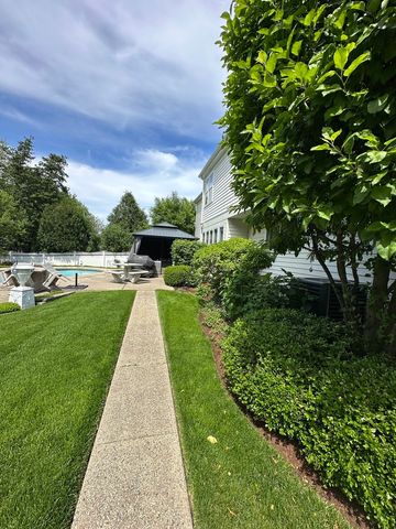 1660 Castillian Way, Mundelein, IL 60060