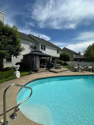 1660 Castillian Way, Mundelein, IL 60060