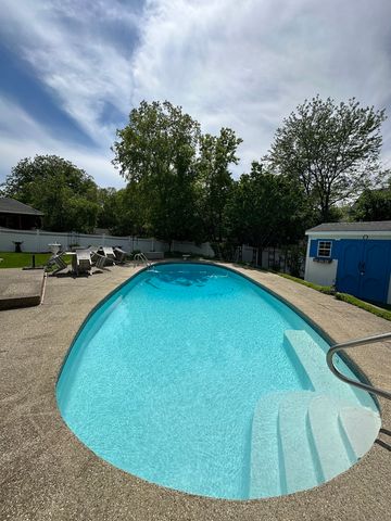 1660 Castillian Way, Mundelein, IL 60060