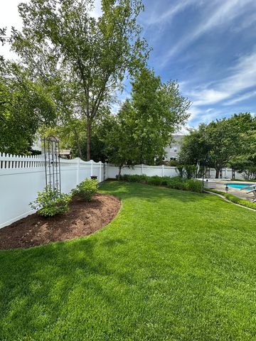 1660 Castillian Way, Mundelein, IL 60060