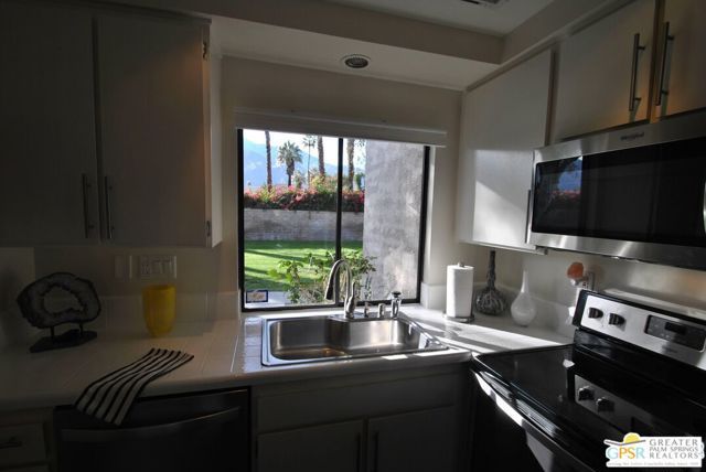1751 E Sandalwood Drive, Palm Springs, CA 92262