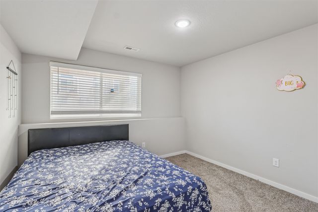 9732 Crowning Drive, West Des Moines, IA 50266