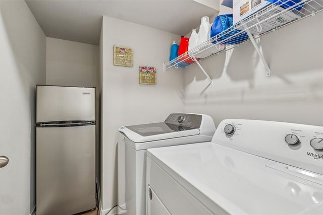 9732 Crowning Drive, West Des Moines, IA 50266