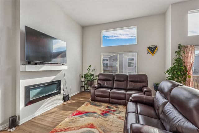 9732 Crowning Drive, West Des Moines, IA 50266