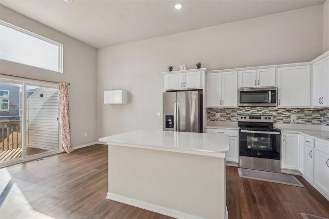 9732 Crowning Drive, West Des Moines, IA 50266