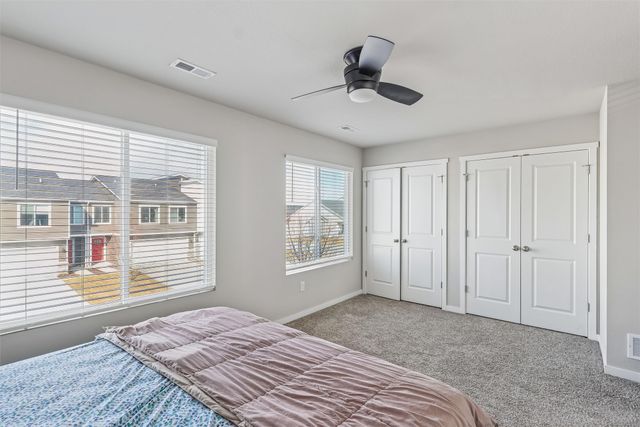 9732 Crowning Drive, West Des Moines, IA 50266