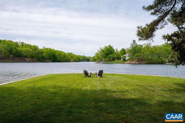 25 BOLLING CIR, Palmyra, VA 22963
