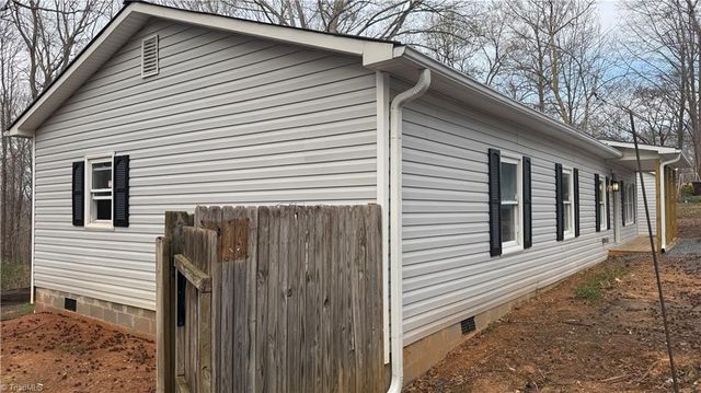 302 La Quinta Drive, Advance, NC 27006