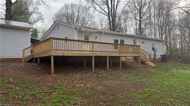 302 La Quinta Drive, Advance, NC 27006