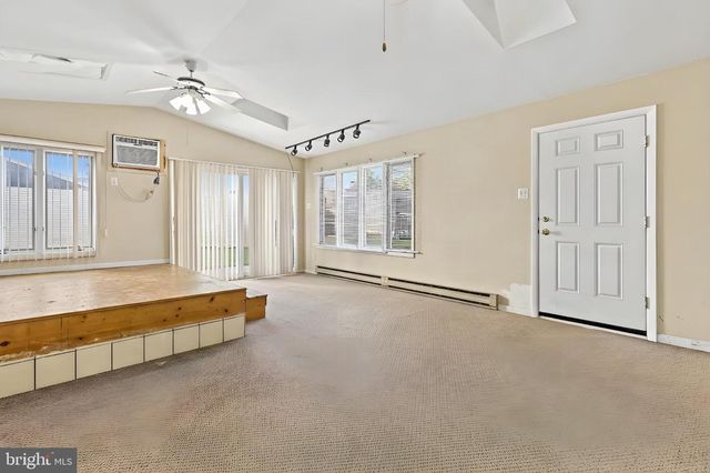 206 E FRANKLIN AVE, Edgewater Park, NJ 08010