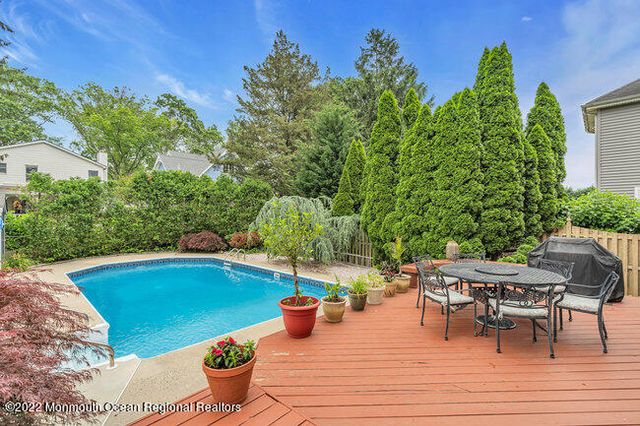 52 Morris Avenue, Manasquan, NJ 08736