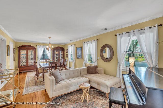 52 Morris Avenue, Manasquan, NJ 08736