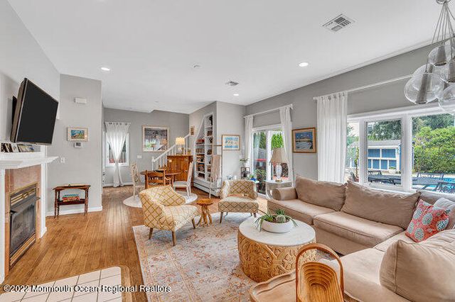 52 Morris Avenue, Manasquan, NJ 08736