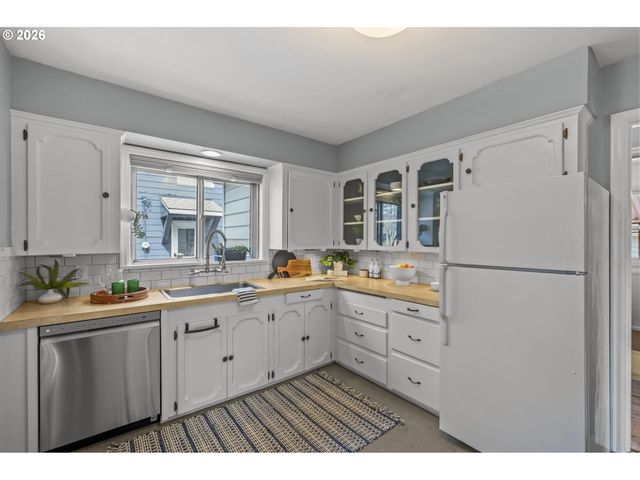 4005 Ne GOING St, Portland, OR 97211