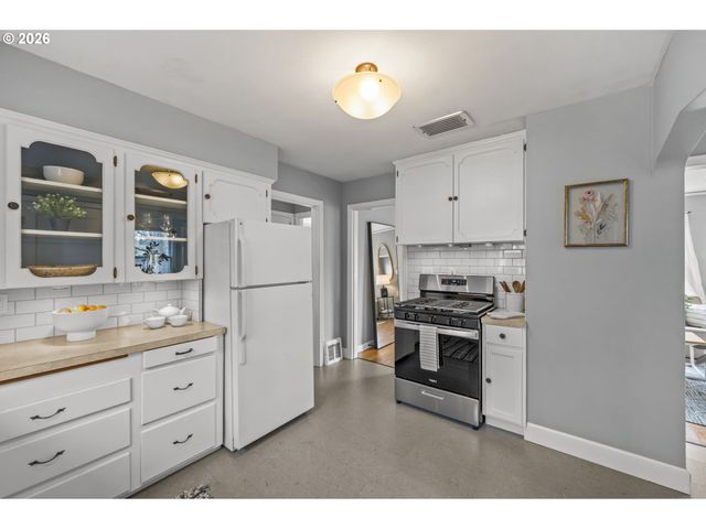 4005 Ne GOING St, Portland, OR 97211