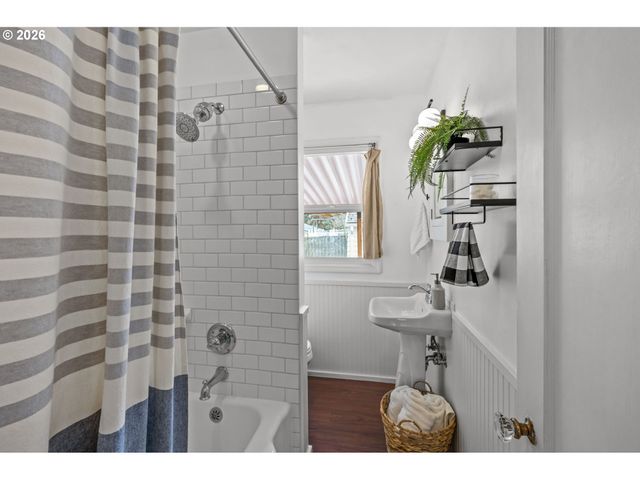 4005 Ne GOING St, Portland, OR 97211