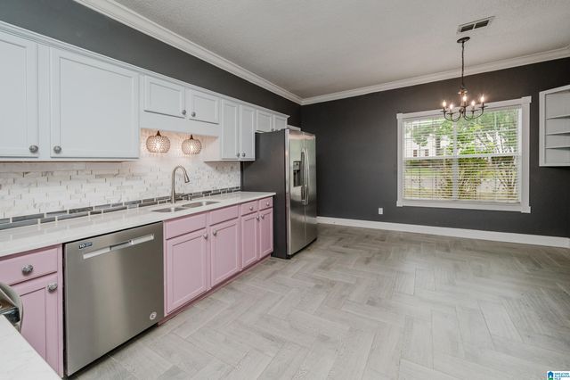 100 IVY CIRCLE, Pelham, AL 35124