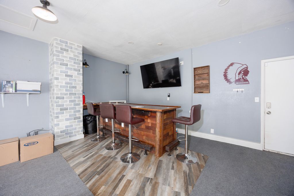 Image 31 of property listing at 520 Cottonwood Drive, Salem, IL 62881