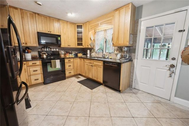 8290 MELROSE ROAD, Melrose, FL 32666