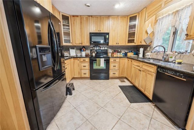 8290 MELROSE ROAD, Melrose, FL 32666