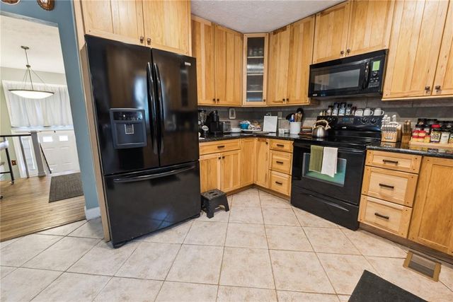 8290 MELROSE ROAD, Melrose, FL 32666