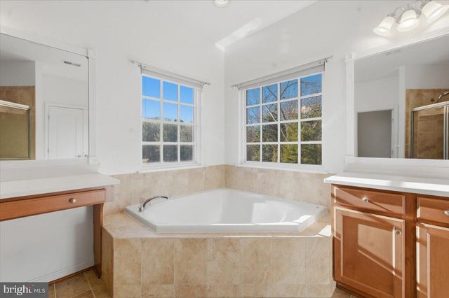 11912 RICKETTS BATTERY DR, Bristow, VA 20136