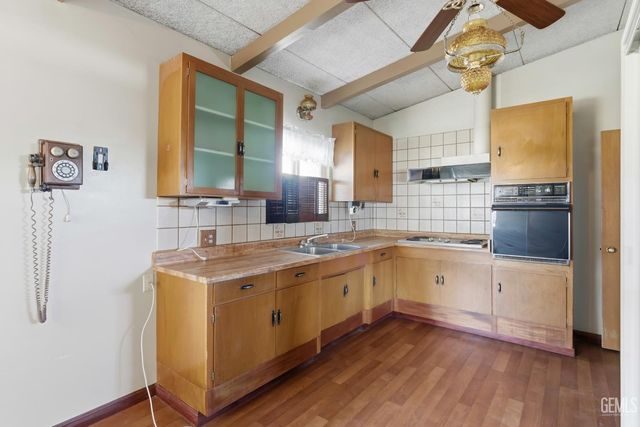 8608 Ponderosa Avenue, Bakersfield, CA 93306