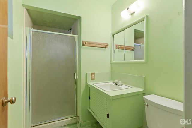 8608 Ponderosa Avenue, Bakersfield, CA 93306