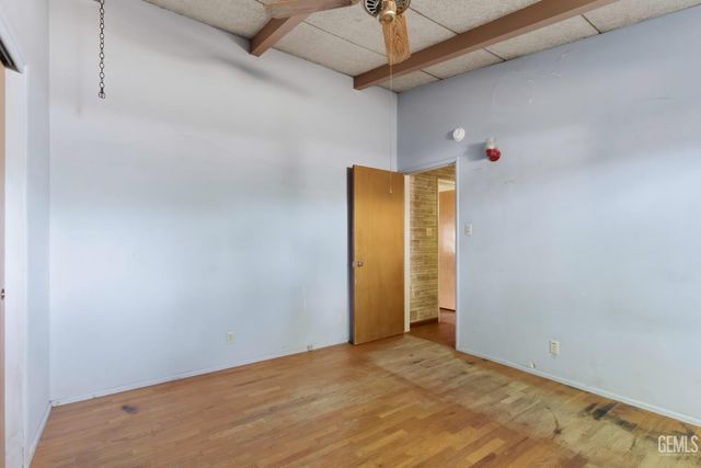 8608 Ponderosa Avenue, Bakersfield, CA 93306