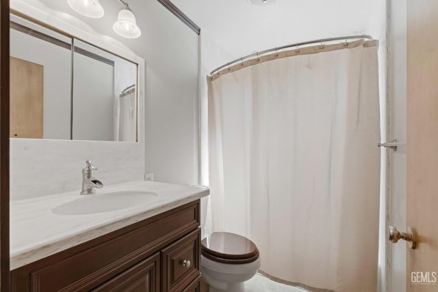 8608 Ponderosa Avenue, Bakersfield, CA 93306