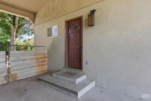 8608 Ponderosa Avenue, Bakersfield, CA 93306