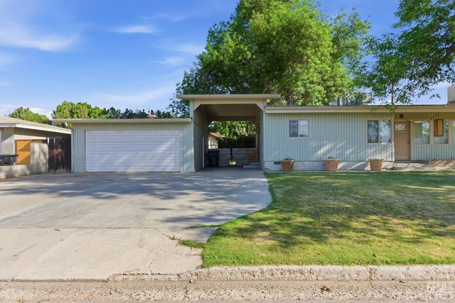 8608 Ponderosa Avenue, Bakersfield, CA 93306