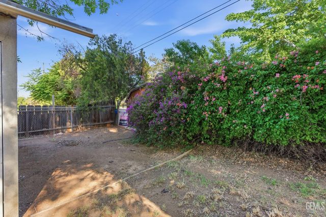 8608 Ponderosa Avenue, Bakersfield, CA 93306