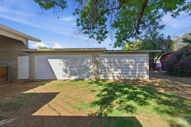 8608 Ponderosa Avenue, Bakersfield, CA 93306