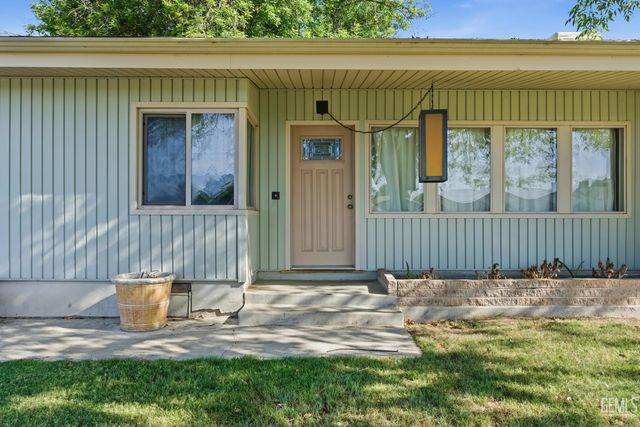 8608 Ponderosa Avenue, Bakersfield, CA 93306