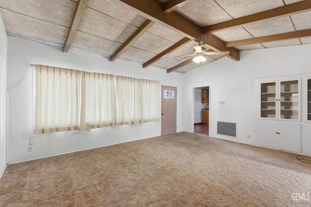 8608 Ponderosa Avenue, Bakersfield, CA 93306