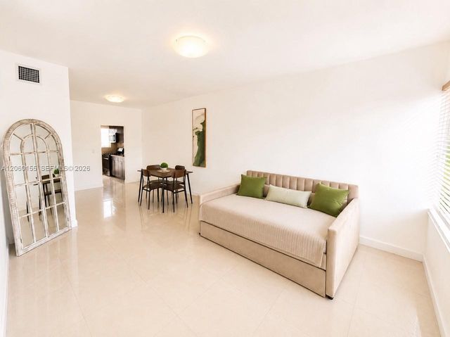 1027 94th St 4, Bay Harbor Islands, FL 33154