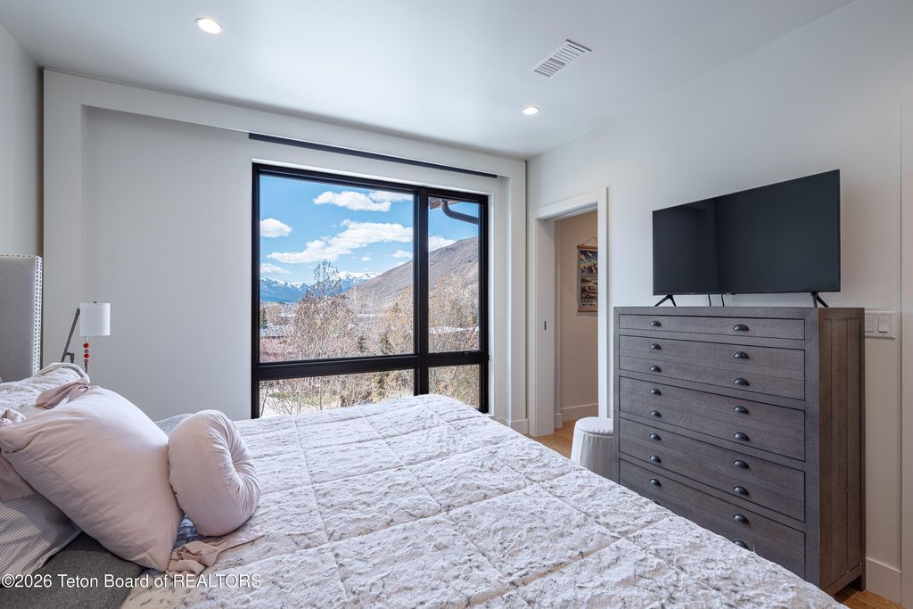 680 S CACHE 501, Jackson, WY 83001 photo 17