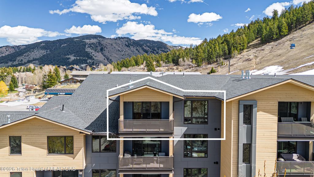 680 S CACHE 501, Jackson, WY 83001 photo 2