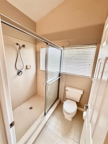 5121 FAIRWAY ONE DRIVE, Valrico, FL 33596