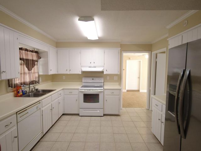 107 Shawnee Ct, Dothan, AL 36303