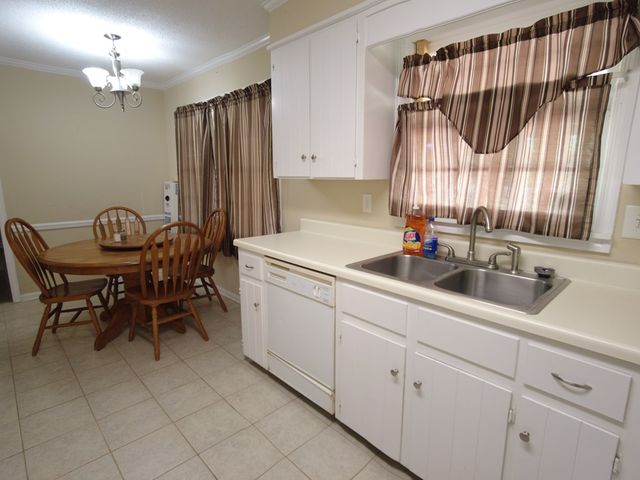 107 Shawnee Ct, Dothan, AL 36303