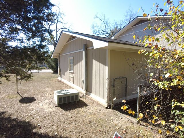 107 Shawnee Ct, Dothan, AL 36303