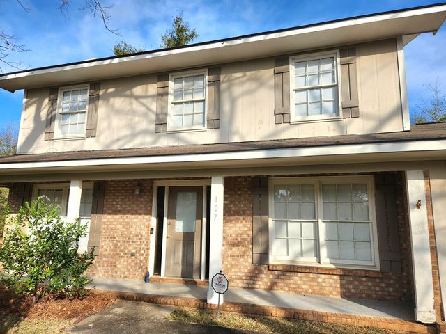 107 Shawnee Ct, Dothan, AL 36303